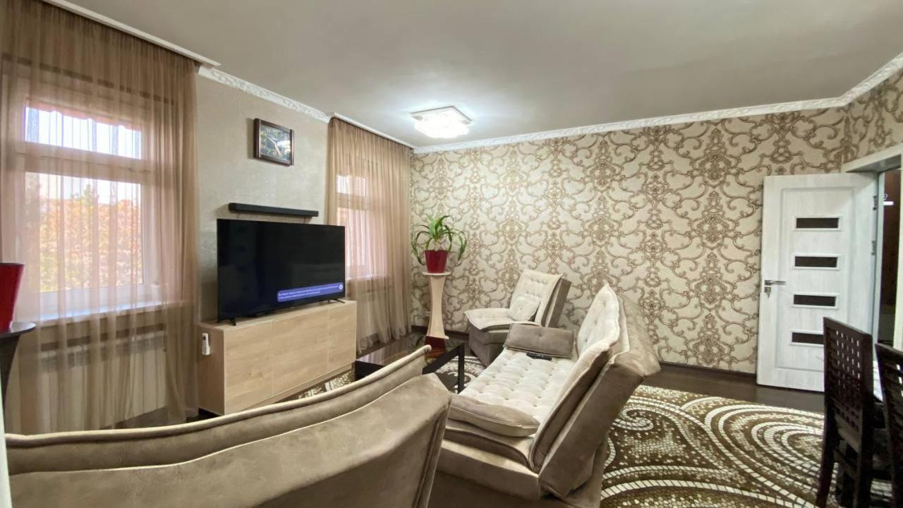 Hi-Tech Apartment In City Center 塔什干 外观 照片