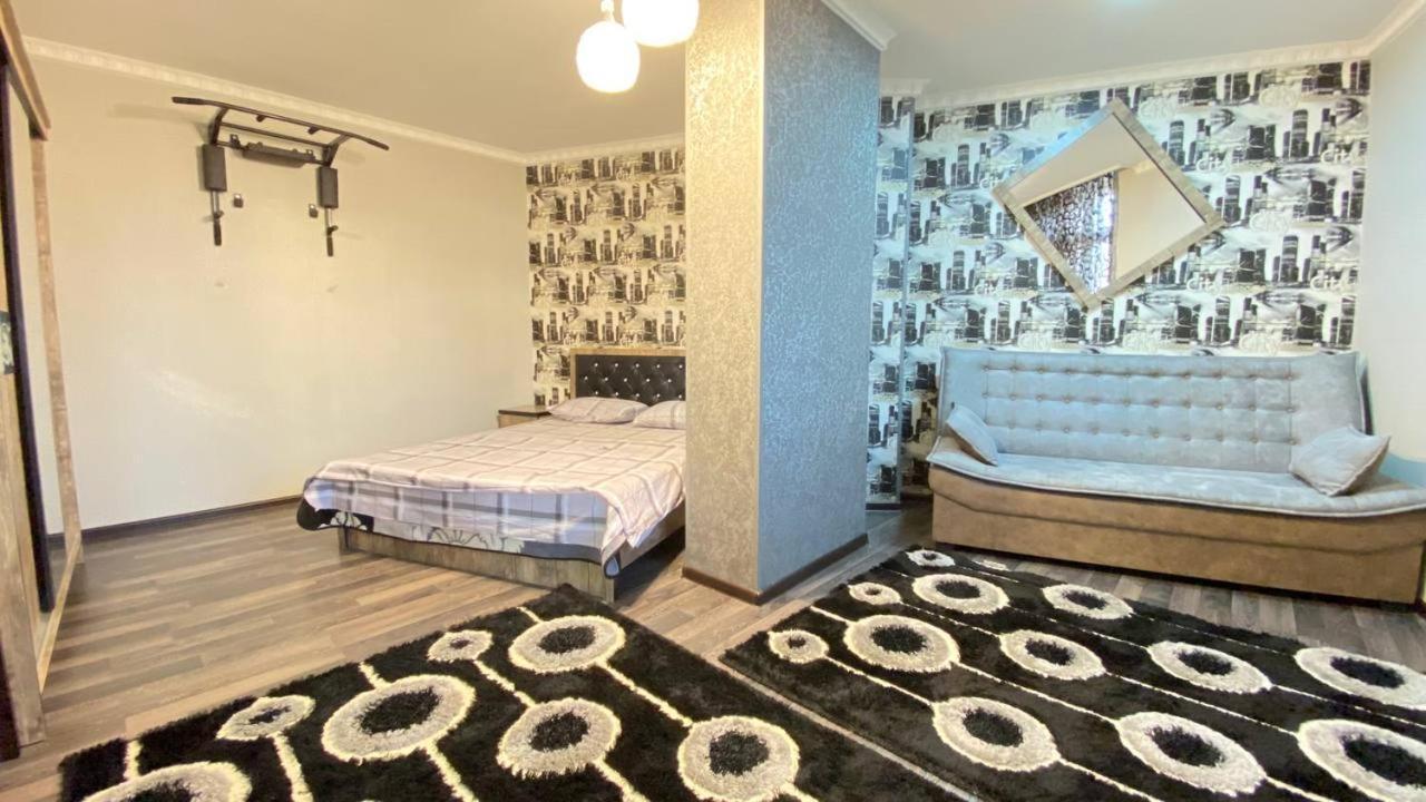 Hi-Tech Apartment In City Center 塔什干 外观 照片