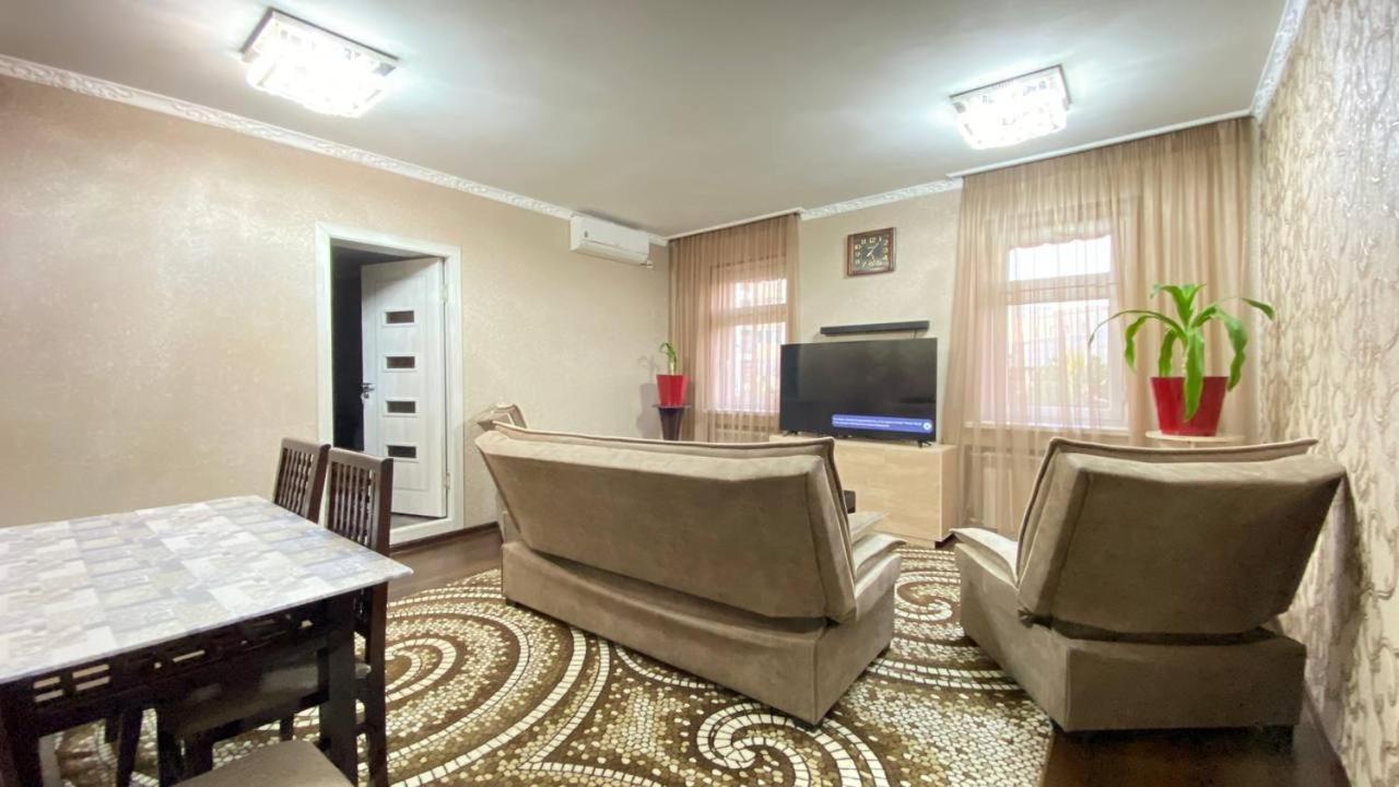 Hi-Tech Apartment In City Center 塔什干 外观 照片