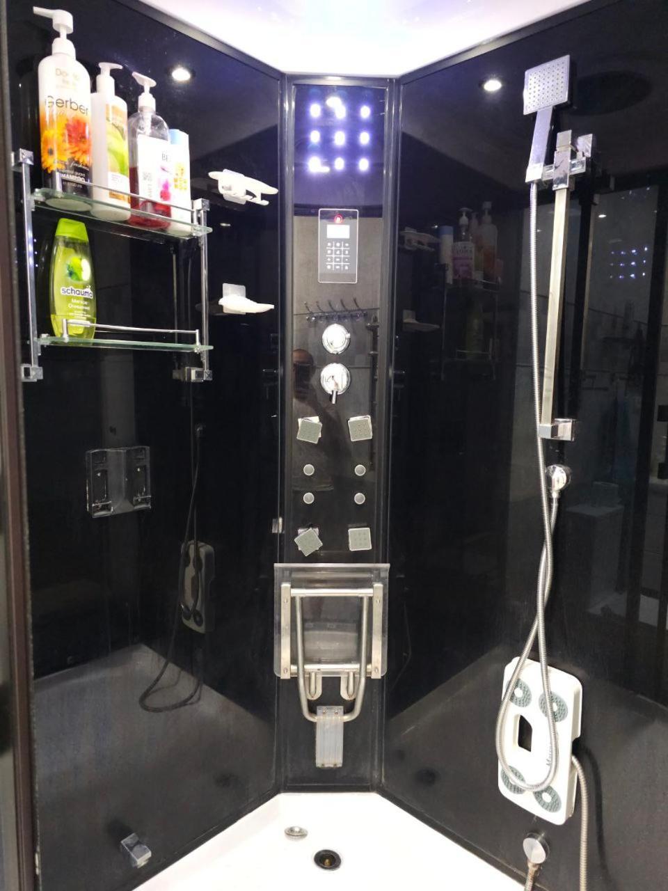 Hi-Tech Apartment In City Center 塔什干 外观 照片