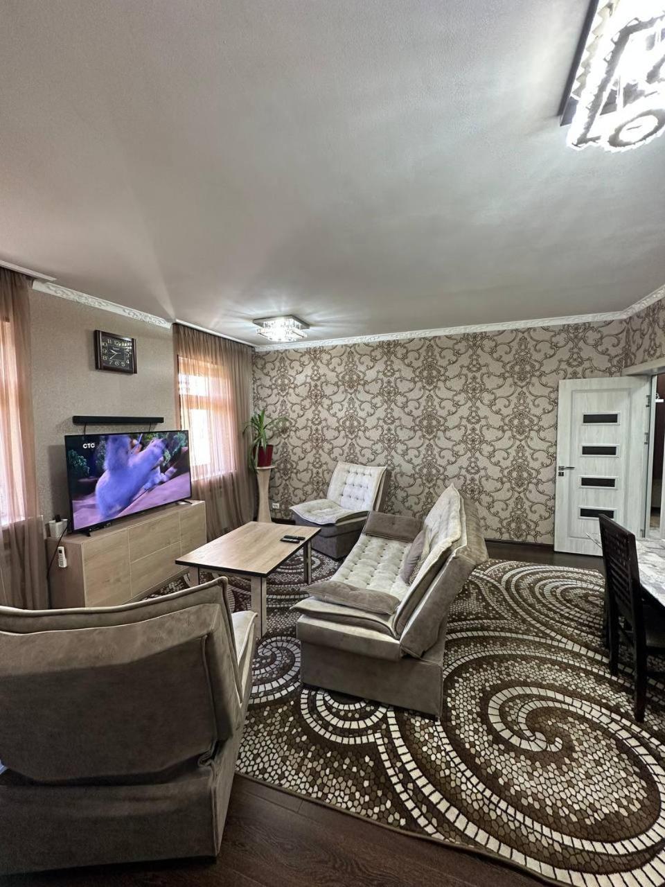 Hi-Tech Apartment In City Center 塔什干 外观 照片
